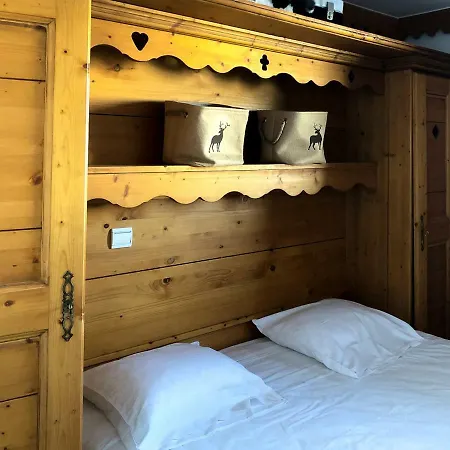 Les Hauts Bois Apartment