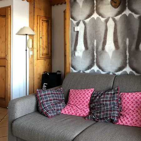 Les Hauts Bois Apartment